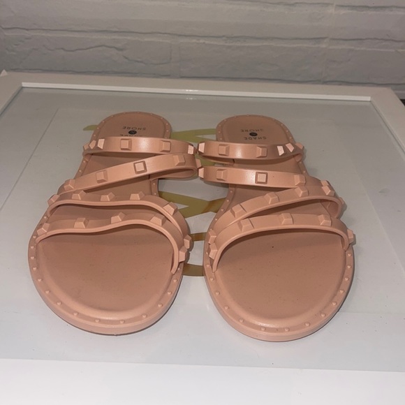 Shade and Shore Sandals/ Flip flops - Picture 1 of 2